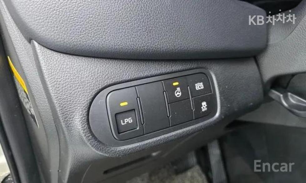 Kia Carens — miniaturë 13