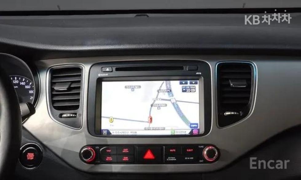Kia Carens — miniaturë 16
