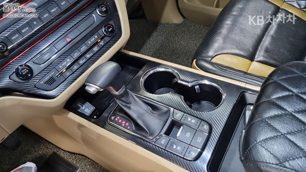 Kia Carnival — miniaturë 14