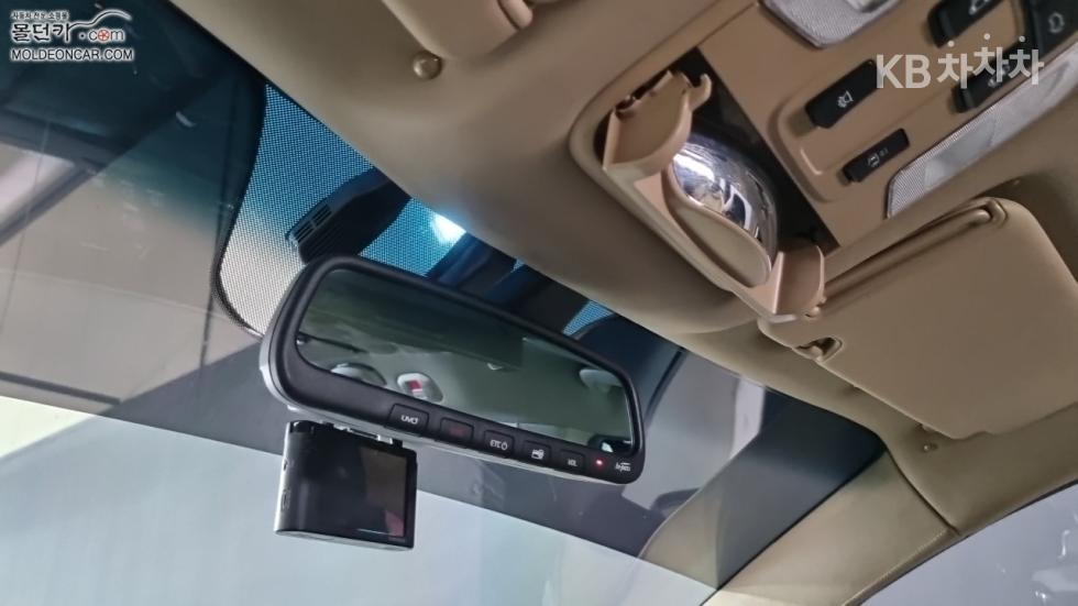 Kia Carnival — miniaturë 15