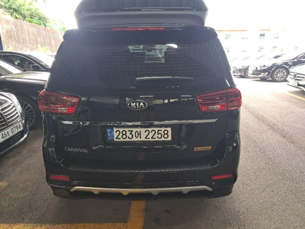 Kia Carnival — miniaturë 2