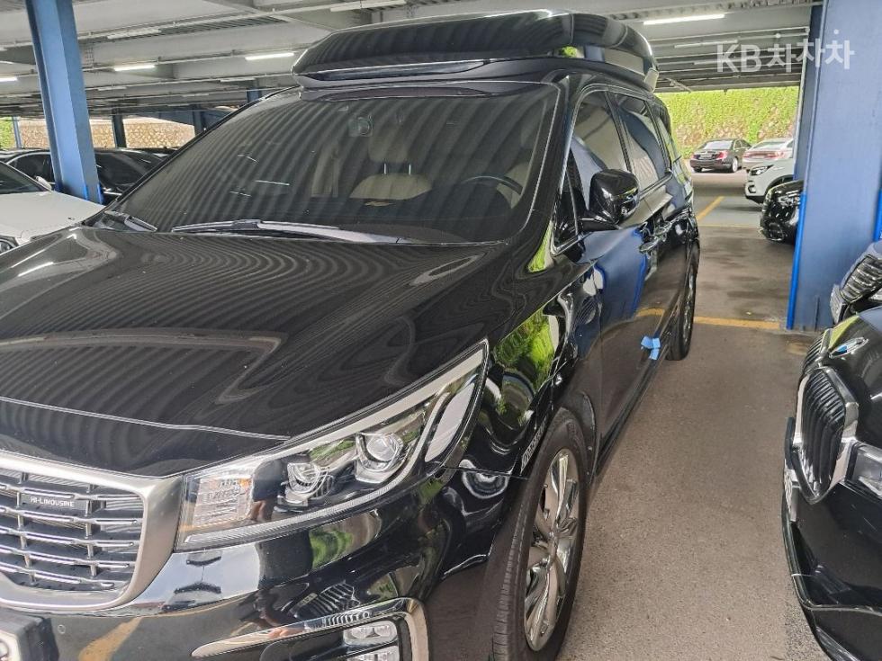 Kia Carnival — miniaturë 4