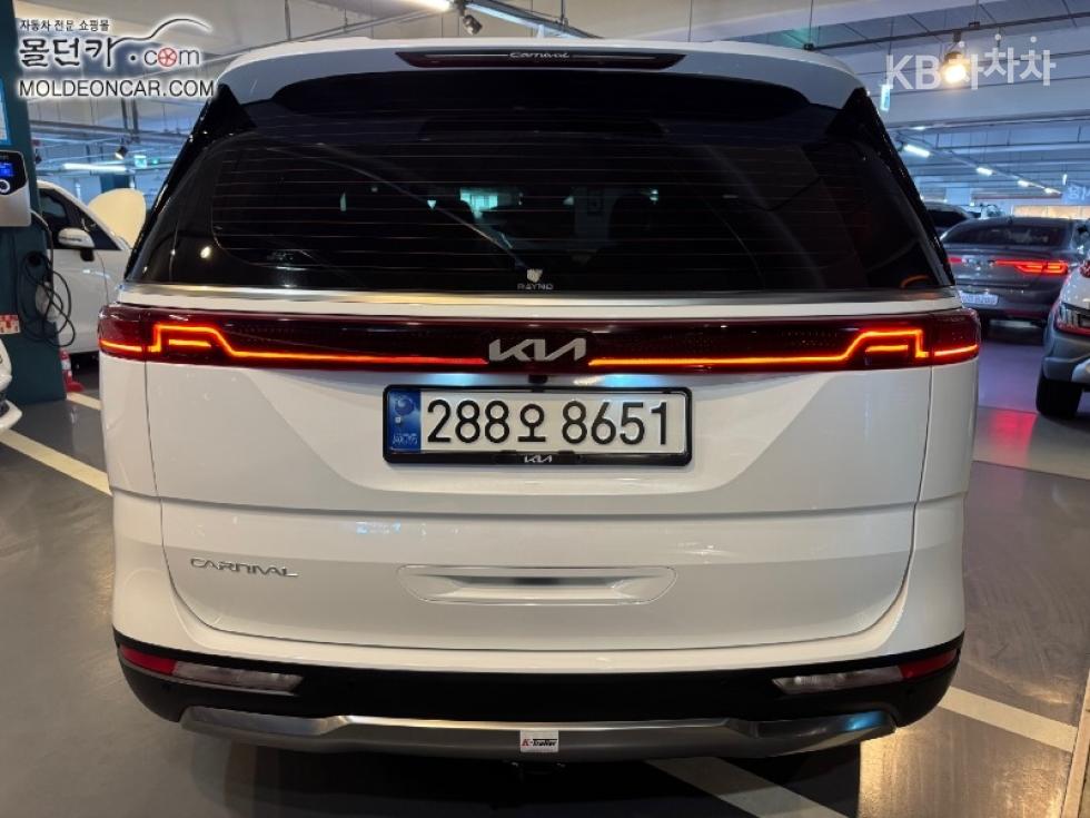 Kia Carnival — miniaturë 4