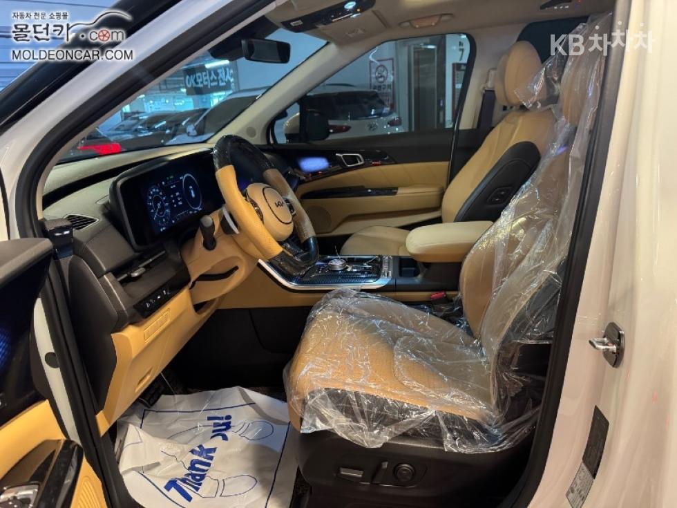 Kia Carnival — miniaturë 10