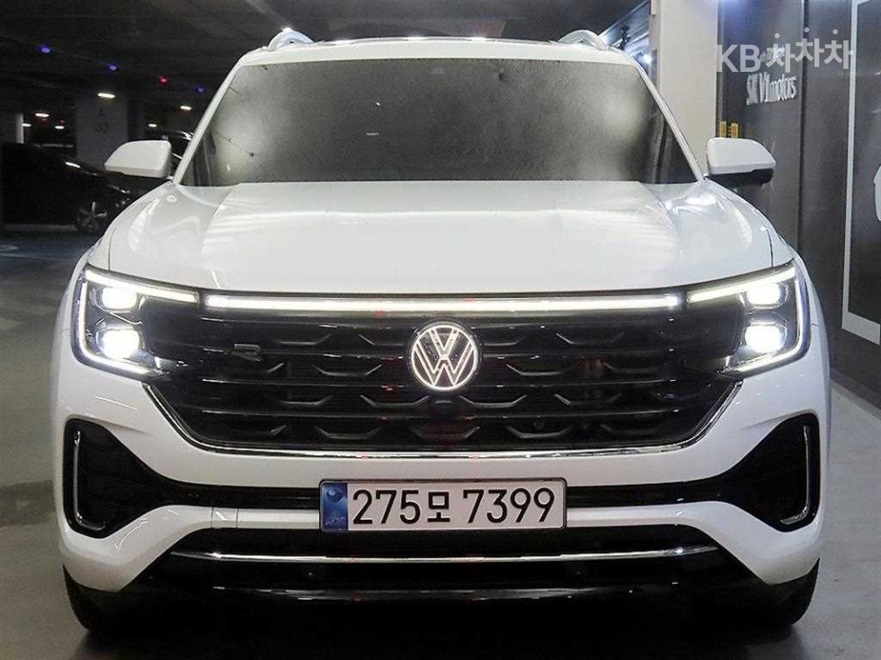 2025 Volkswagen Used Car photo