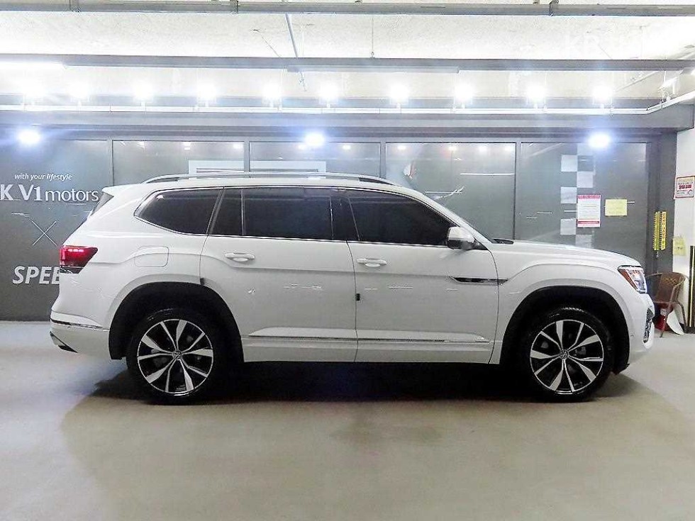 2025 Volkswagen Used Car photo