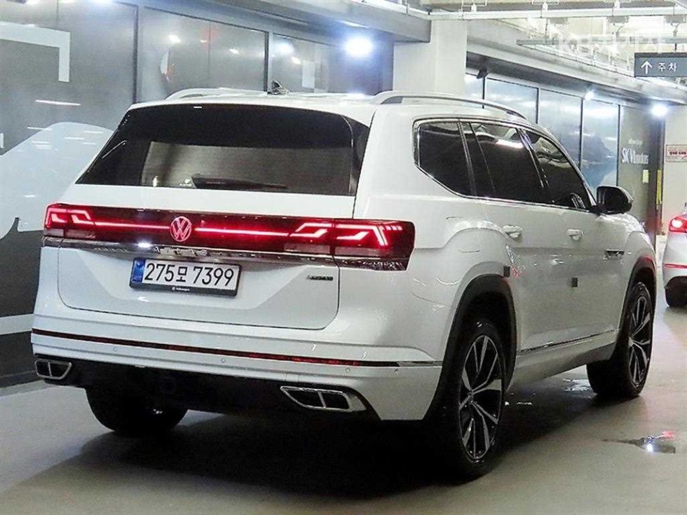 2025 Volkswagen Used Car photo