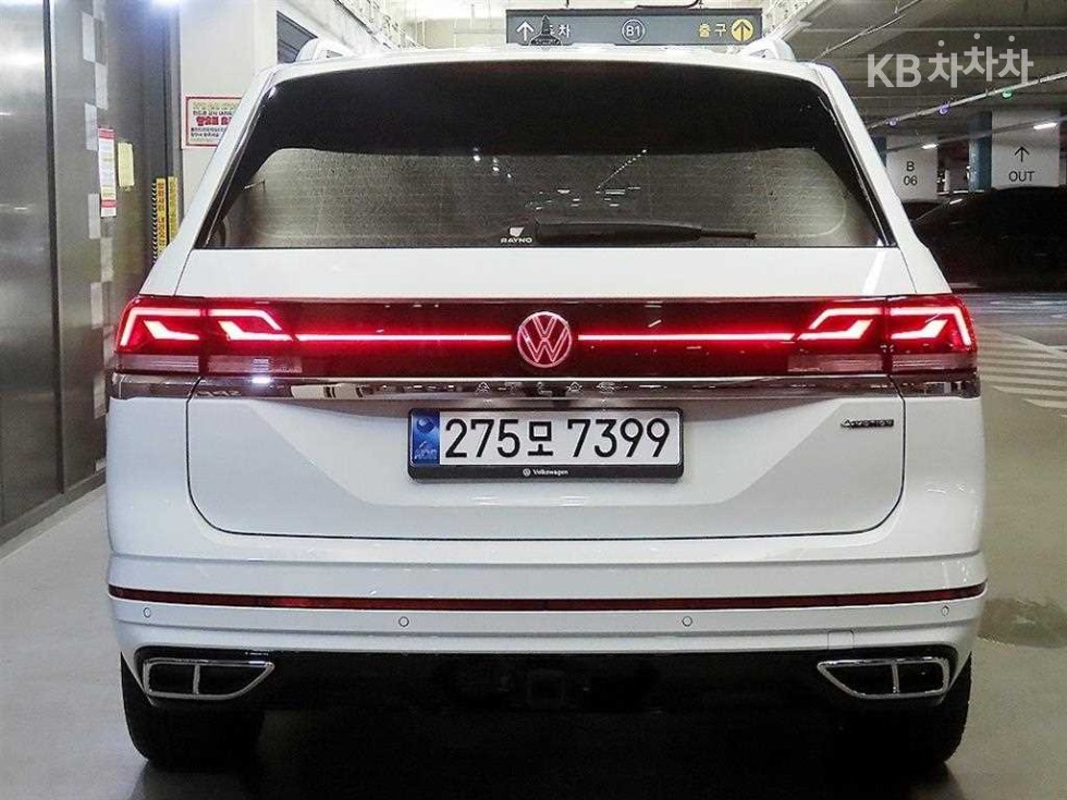2025 Volkswagen Used Car photo