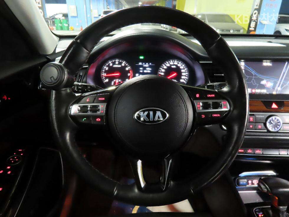 Kia K7 — miniaturë 9