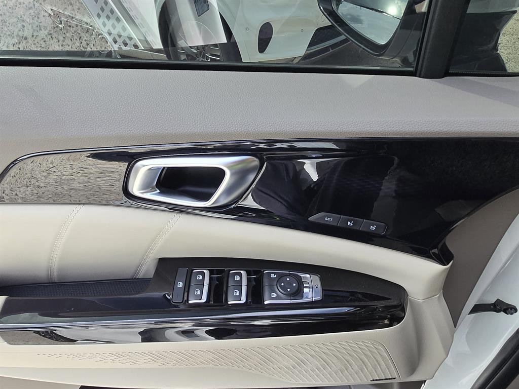 Kia Carnival — miniaturë 8