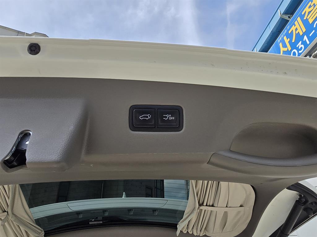Kia Carnival — miniaturë 10