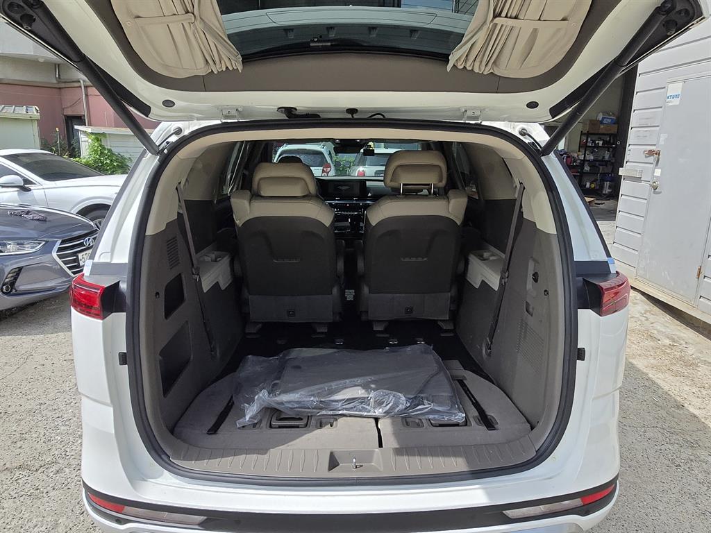 Kia Carnival — miniaturë 11