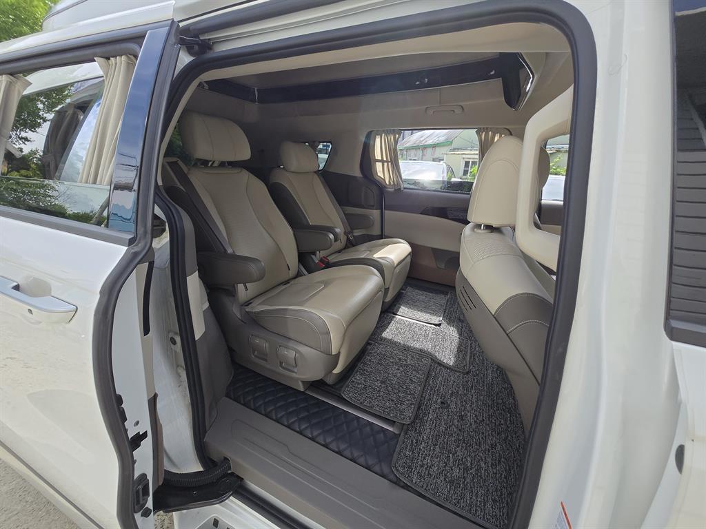 Kia Carnival — miniaturë 13