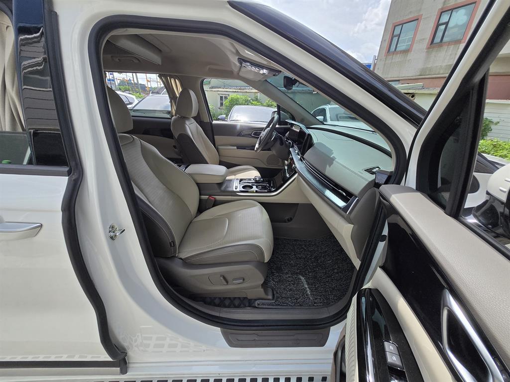 Kia Carnival — miniaturë 14