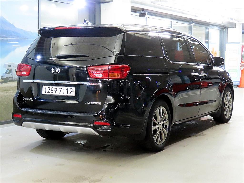 Kia Carnival — miniaturë 4