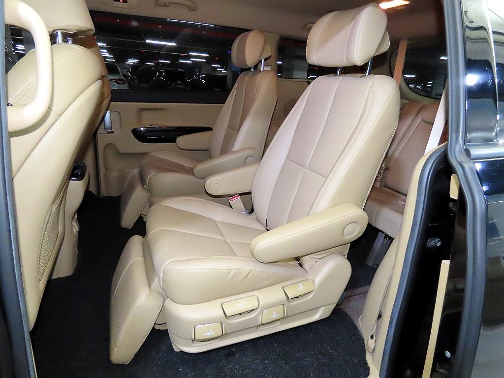 Kia Carnival — miniaturë 7