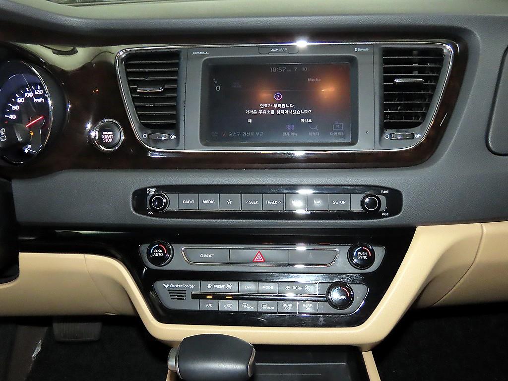 Kia Carnival — miniaturë 11