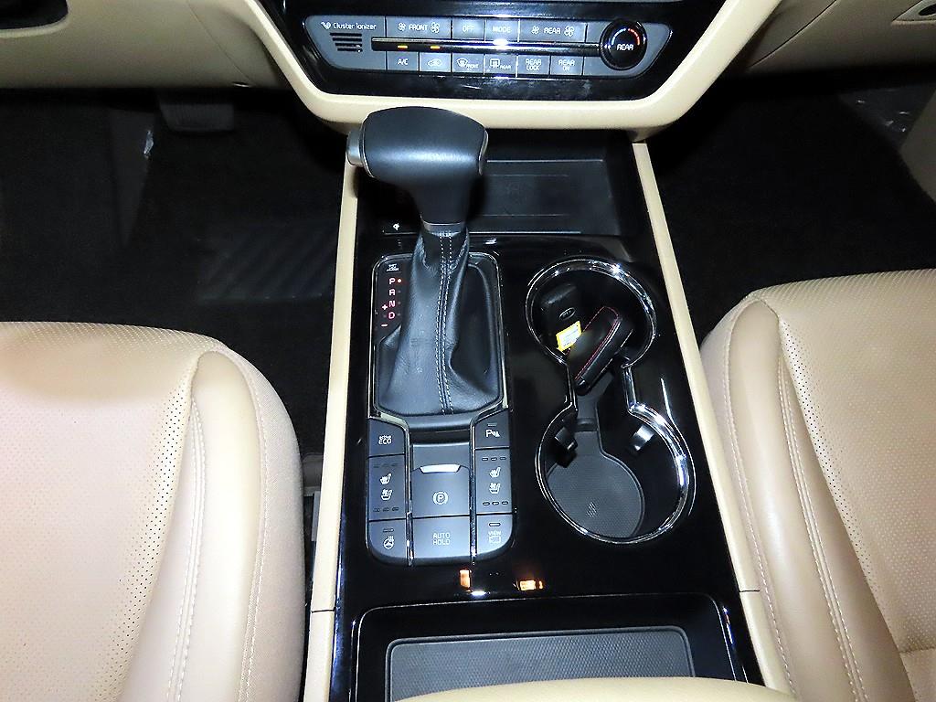 Kia Carnival — miniaturë 12