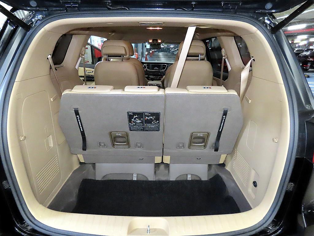 Kia Carnival — miniaturë 16