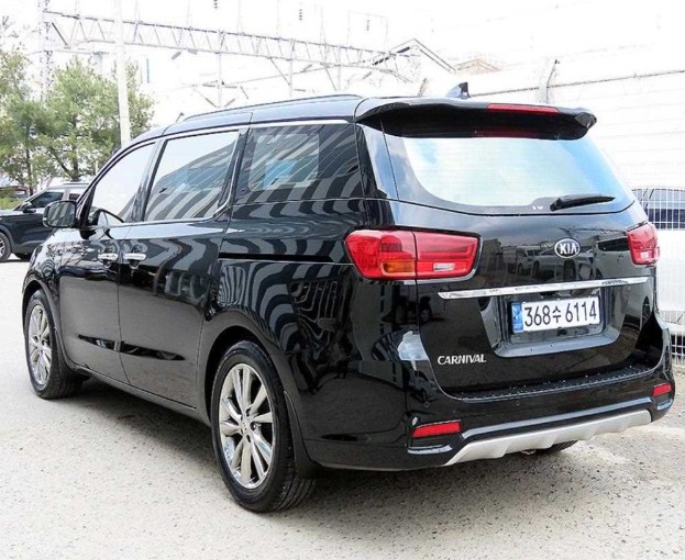 Kia Carnival — miniaturë 3