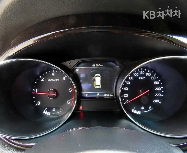 Kia Carnival — miniaturë 10