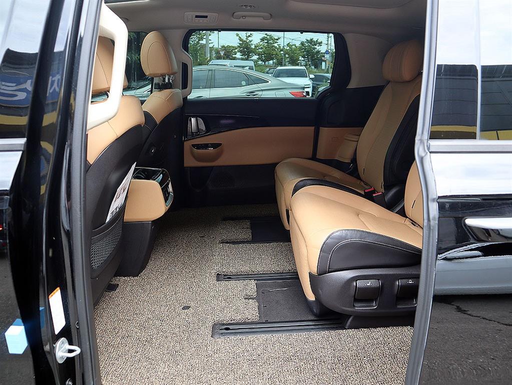 Kia Carnival — miniaturë 7