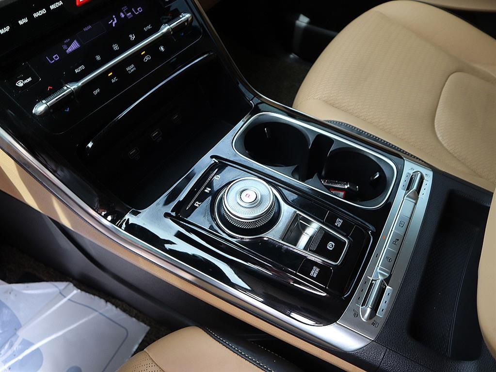 Kia Carnival — miniaturë 12