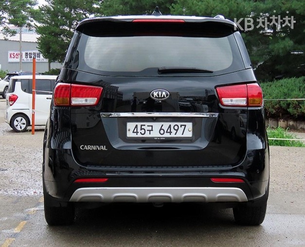 Kia Carnival — miniaturë 4