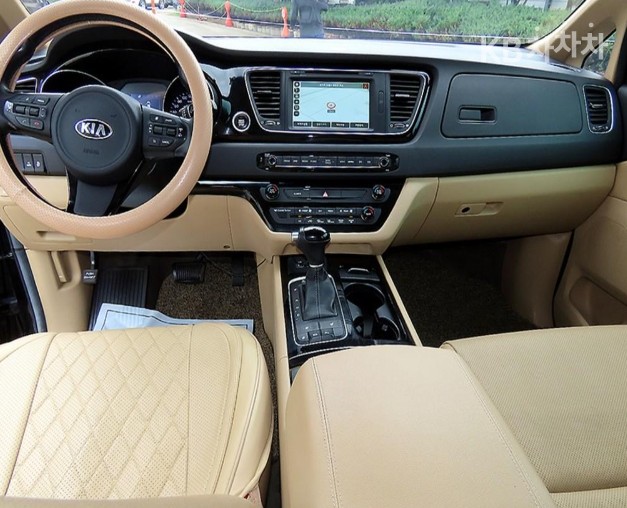 Kia Carnival — miniaturë 7