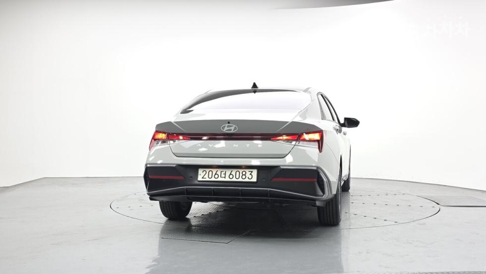 Hyundai Avante — miniaturë 4
