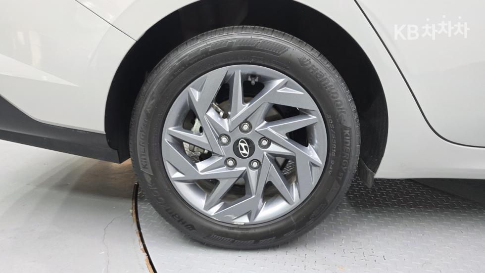 Hyundai Avante — miniaturë 9