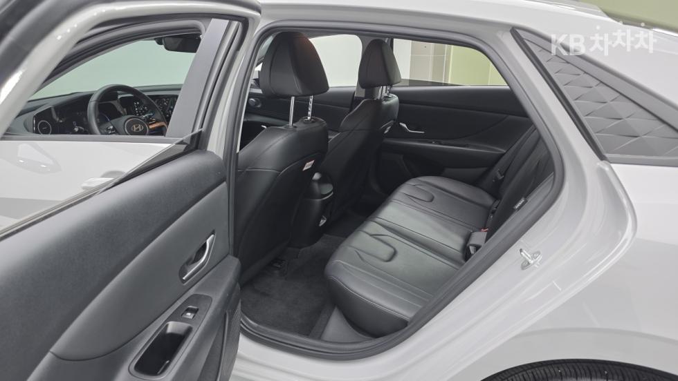 Hyundai Avante — miniaturë 13