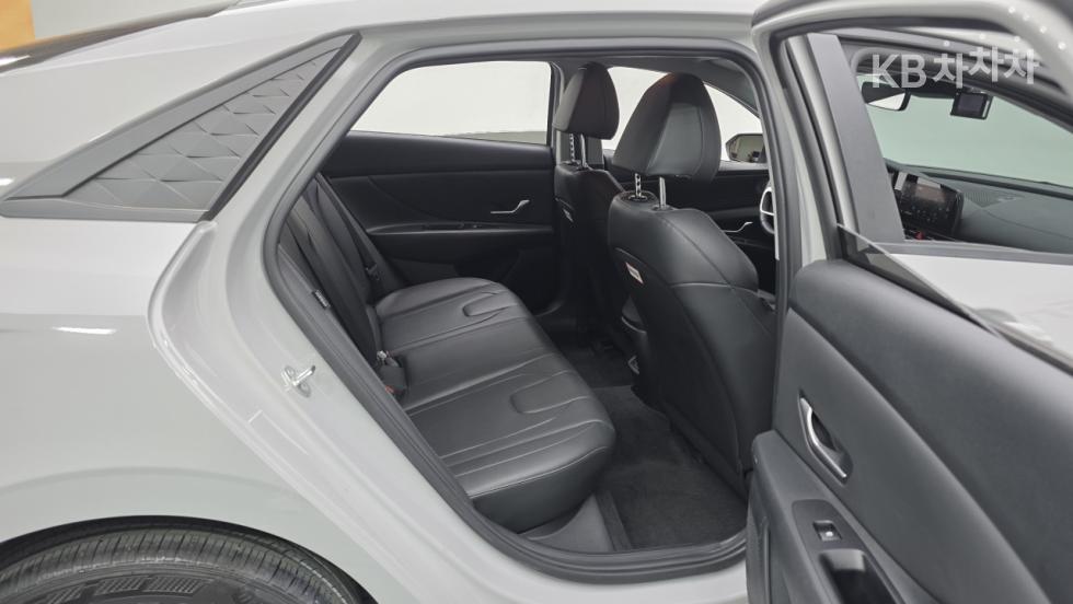 Hyundai Avante — miniaturë 15