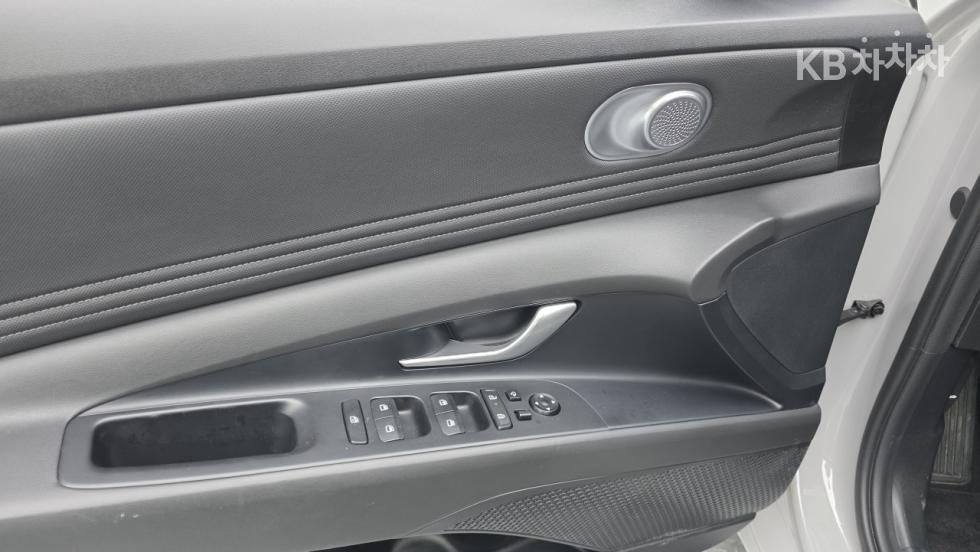 Hyundai Avante — miniaturë 18