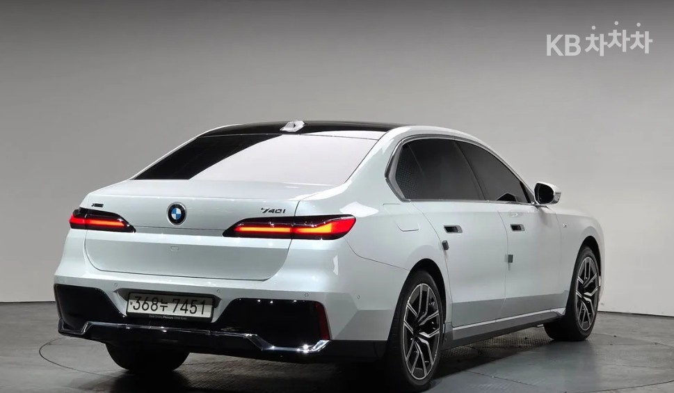 BMW 7er — miniaturë 2