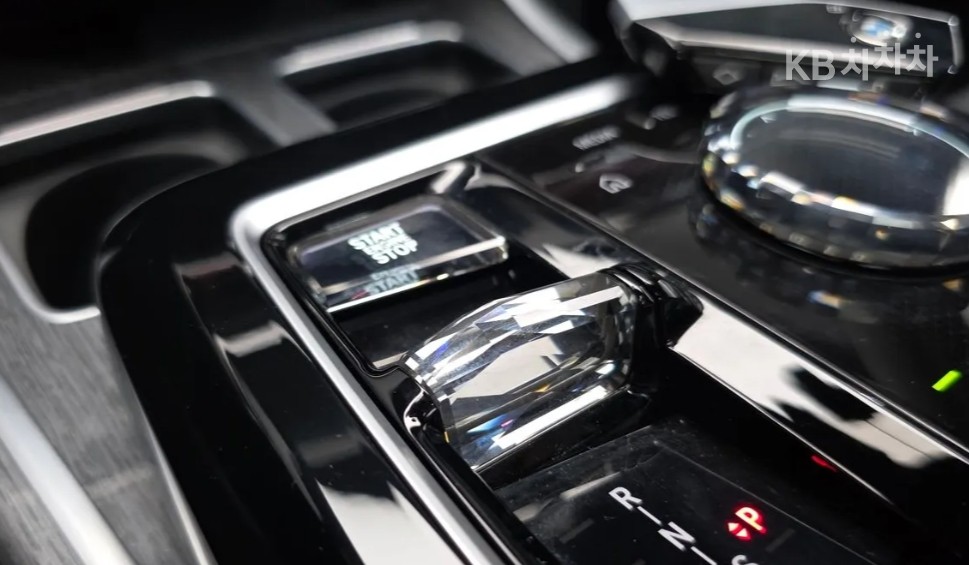 BMW 7er — miniaturë 9