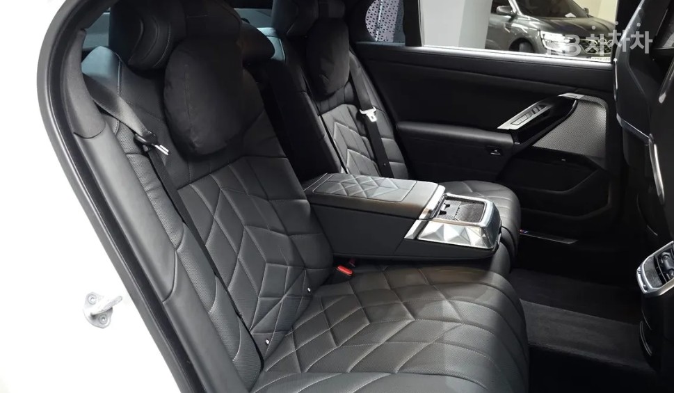 BMW 7er — miniaturë 12