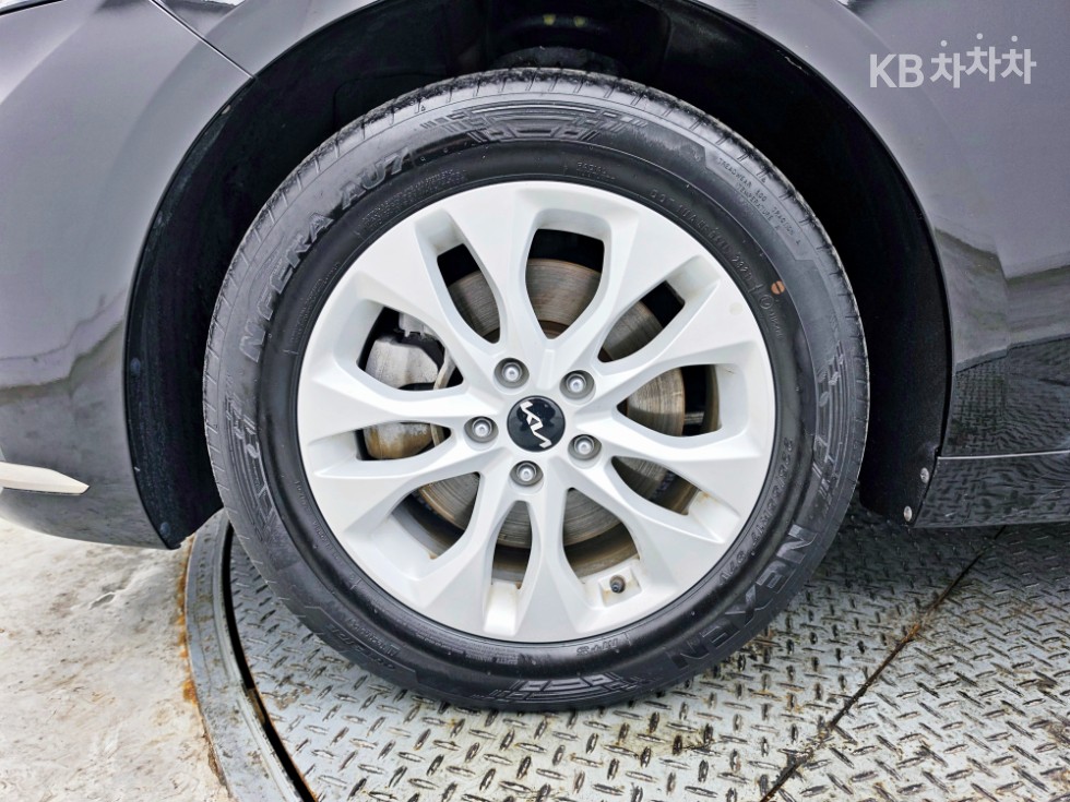 Kia K8 — miniaturë 23