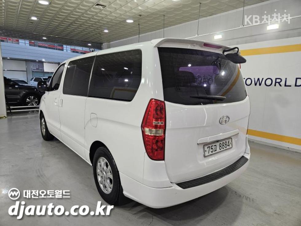 Hyundai Starex — miniaturë 3
