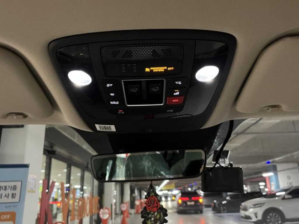 Kia Carnival — miniaturë 10