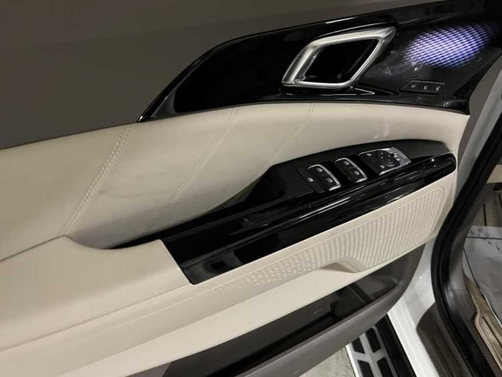 Kia Carnival — miniaturë 15