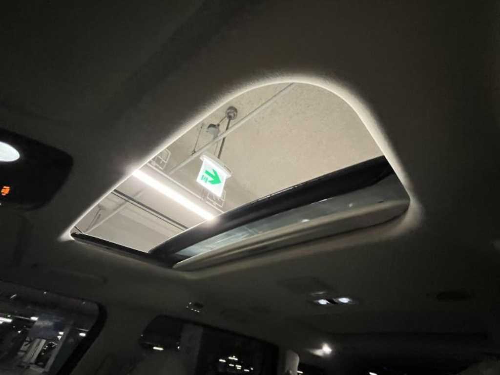 Kia Carnival — miniaturë 17