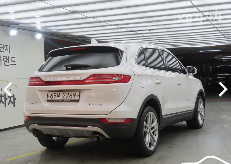Lincoln MKC — miniaturë 4