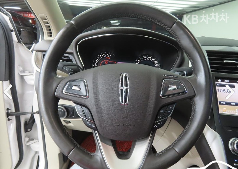Lincoln MKC — miniaturë 8