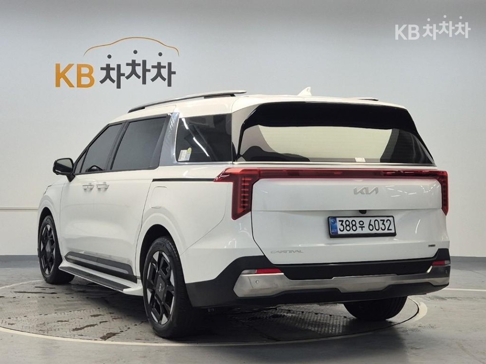 Kia Carnival — miniaturë 2