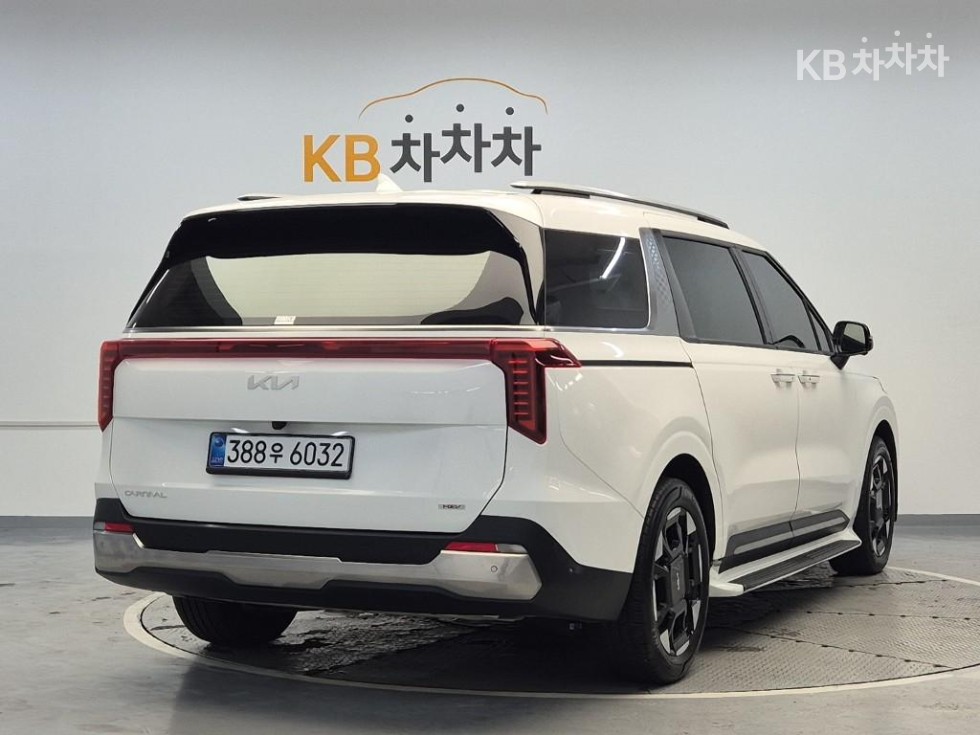Kia Carnival — miniaturë 3
