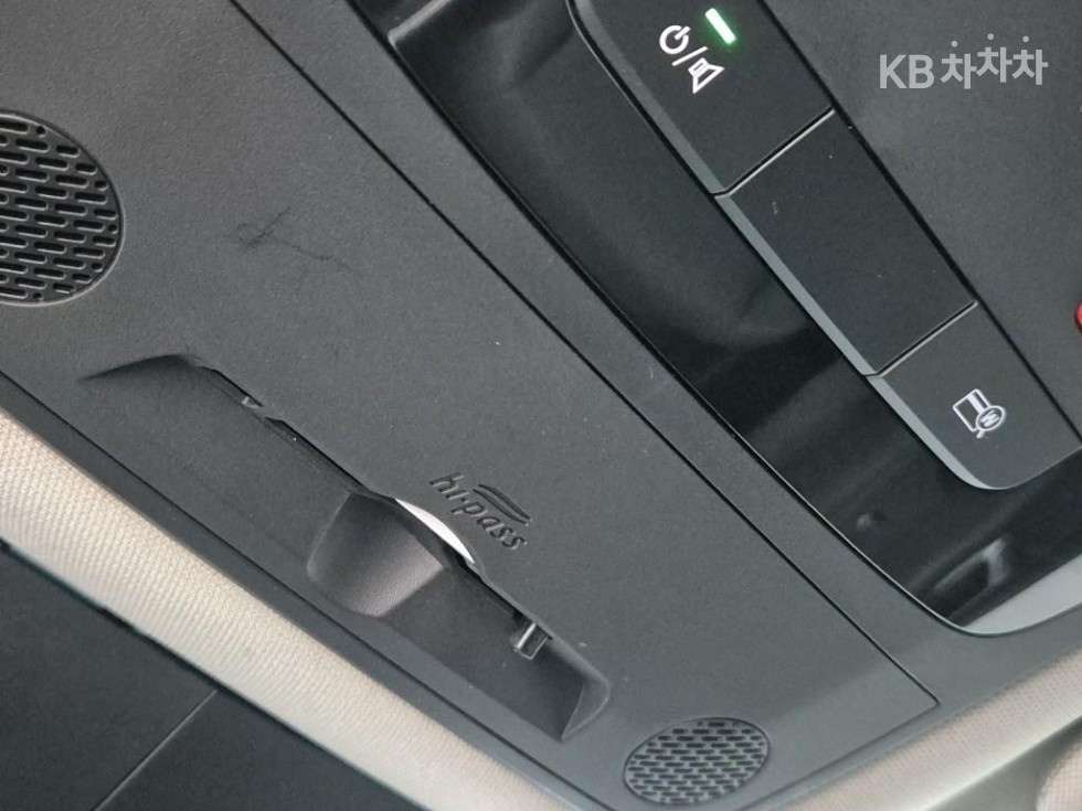 Kia Carnival — miniaturë 17
