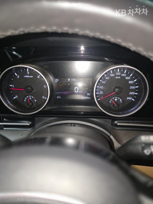 Kia Carnival — miniaturë 3