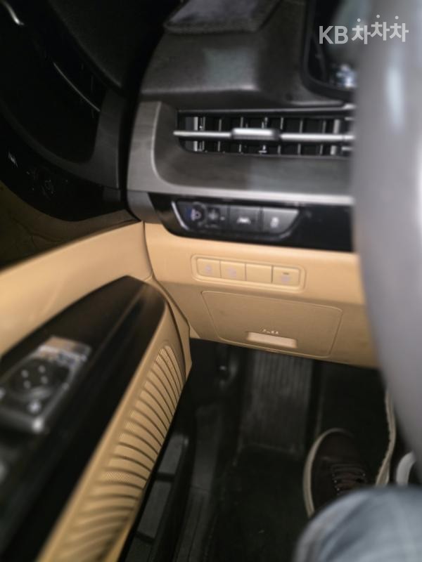 Kia Carnival — miniaturë 6