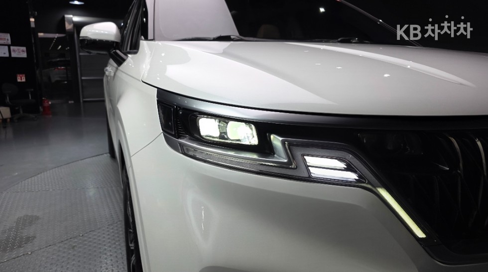 Kia Carnival — miniaturë 7